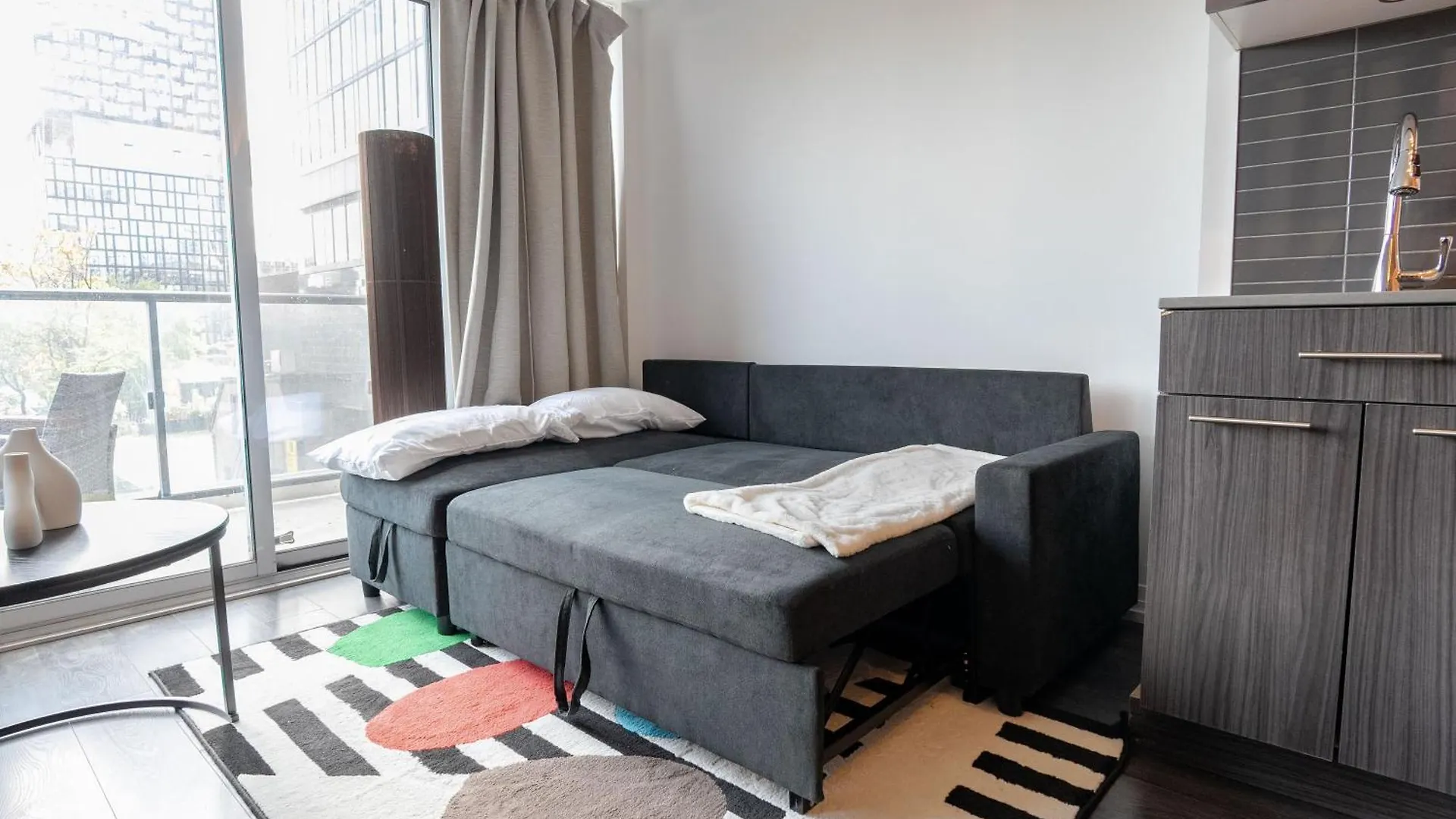 Bricksnbucks-Jarvis St Apartment Toronto
